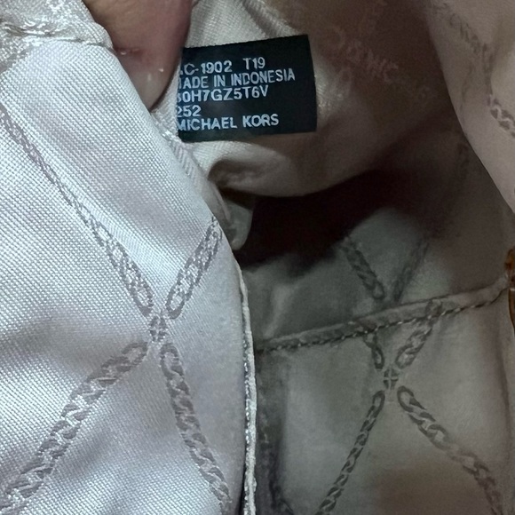 Mercer Gallery Medium Logo Tote Bag - Picture 5 of 7